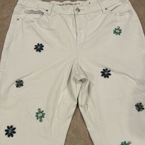 Chico’s Slimming Girlfriend Crop